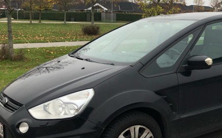 Vi er en familie på 5 personer,  som er blevet udvalgt til at teste vinterdækket Firestone Winterhawk 4.
